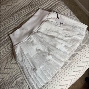 Brand New with tags Alo Yoga Skirt